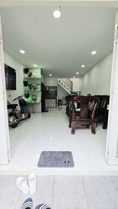 Nhà Nguyễn Sơn, hẻm xe hơi, 2 tầng, Dt : 4x9m, 2PN- 2WC, Giá 3.x tỷ