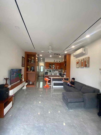 Bán nhà 2 tầng rất đẹp, hẻm xe hơi rộng, 3PN, giá 4,5 tỷ còn TL