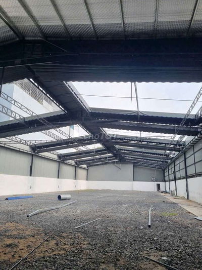 Cho thuê kho làm sân cầu lông.pickball