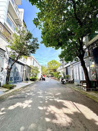 CHÍNH CHỦ BÁN GẤP NHÀ 4 TẦNG, KHU VIP, 64M2, NHỈNH 7 TỶ