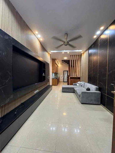 Bán Nhà Ngọc Lâm,LB Ô Tô Đỗ Cổng 5tầng,Đầy Đủ Nội Thất nhỉnh 8tỷ CTL