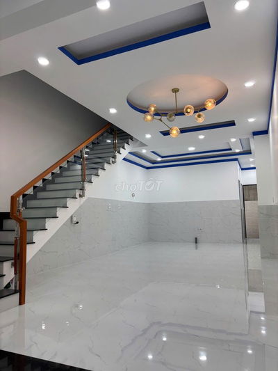 Nhà mới – xe hơi vào tận nhà – vừa ở vừa làm văn phòng- Đinh Thị Thi