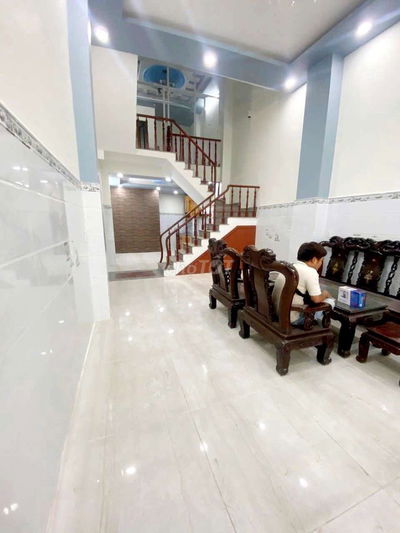 BÁN NHÀ MẶT TIỀN KINH DOANH