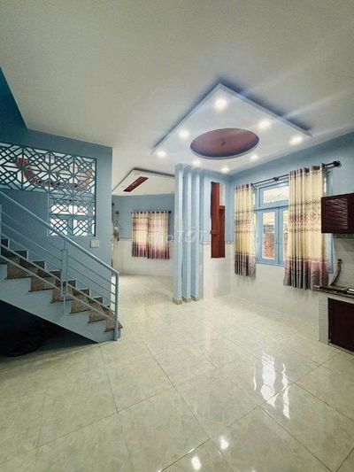 BÁN NHÀ KỀ BÀ HOM NỐI DÀI 6.6X10M 2 TẦNG XE HƠI TỚI NHÀ NHỈNH 5TỶ