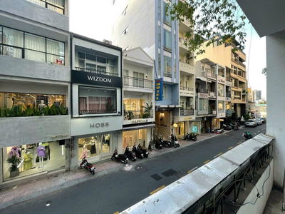 CHO THUÊ NHÀ MẶT TIỀN 4 TẦNG  GẦN METRO BẾN THÀNH