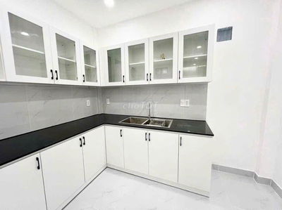 Cho thuê nhà Cô Giang – Quận 1 (full nội thất)