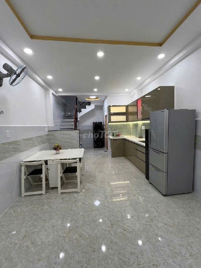 BÁN NHÀ NGAY NGÃ TƯ BỐN XÃ 4 X 14M 3 TẦNG FULL NỘI THẤT NHỈNH 5 TỶ