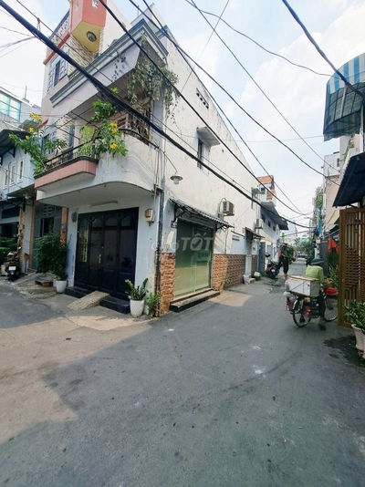 Chỉ 3.489Tỷ Lô Góc 2 Mặt Xe Hơi Đỗ Cửa–41m²–2Tầng Đúc Chế Lan Viên TP