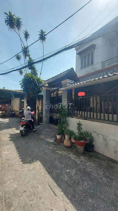 Bán nhà Tỉnh Lộ 10, sát Tên Lửa, 5,3x20, nhỉnh 4tỷ, hẻm trước nhà 4m