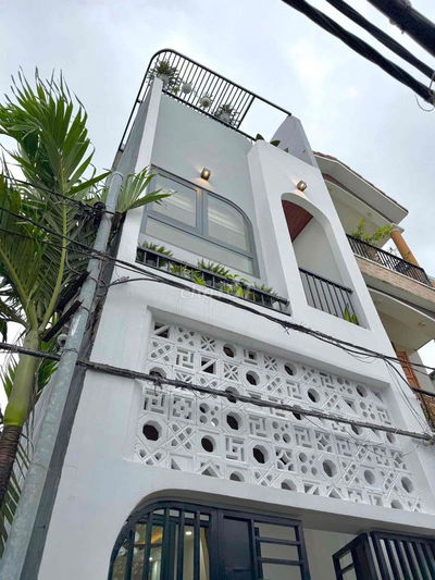 NHÀ ĐẸP 3 TẦNG 3 MÊ KIỆT 3M HÙNG VƯƠNG GẦN ĐƯỜNG