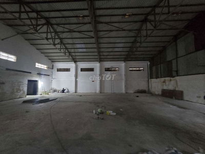 CHO THUÊ KHO,XƯỞNG 400M² GIÁ 35TR/T, Đ LÊ TRỌNG TẤN