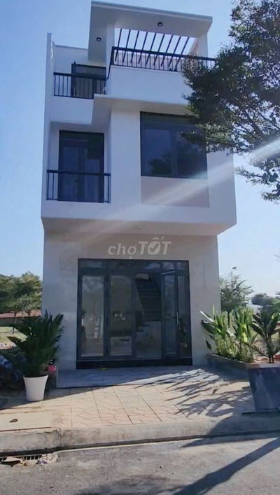 NHÀ 3 TẦNG KCN MỸ PHƯỚC 3. SỔ RIÊNG.1TY850/ 80m2 full thổ cư 192m2 sàn