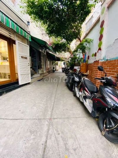 NHỎ XINH 3 TẦNG BTCT NGAY TT PHÚ NHUẬN CHỈ 1,7 TỶ- SHR- HOÀN CÔNG