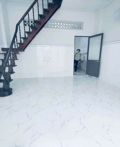 Cho thuê nguyên căn HXH Trệt Lầu Gần Landmark 81