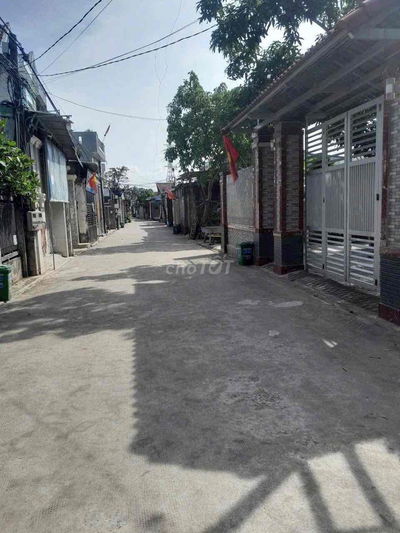 Nhà Cổng 11 kp Vườn Dừa, 135m2 sổ riêng thổ cư