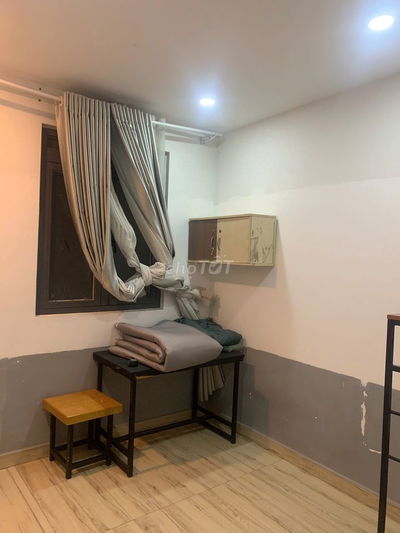 Phòng trọ 12m2 hướng ra ban công, 10B Hoàng Diệu, P.10, Q.Phú Nhuận