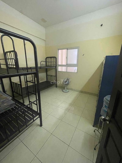 Cần Nam Ở Ghép Phòng Trong Nhà Nguyên Căn