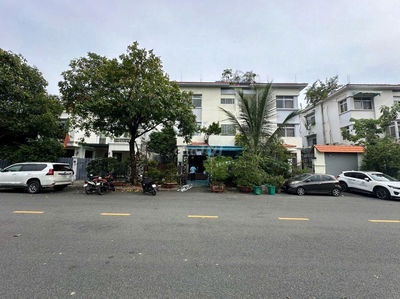 Cho Thuê Biệt Thự Mỹ Hào Kế CV Cresentmall PMH Q.7 giá 65tr/th