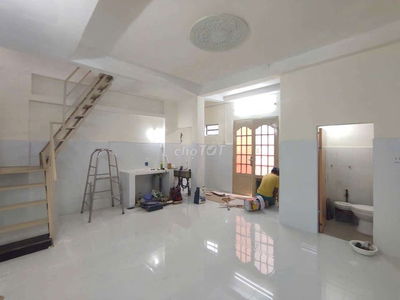 Nhà Mơi, 5x6m, 1PN lớn, 2WC hẻm thông gần BV Hồng Đức