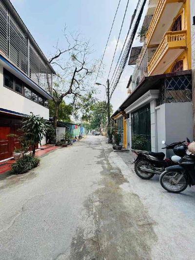 Vị trí ngay đầu cầu Vĩnh Tuy Long Biên vài phút sang Time