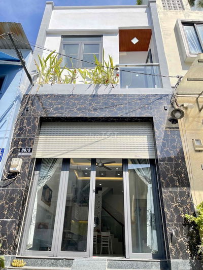 nhà đường Lê văn quới gần ngã tư 4 xã 4x10m đúc 1 lầu 2pn