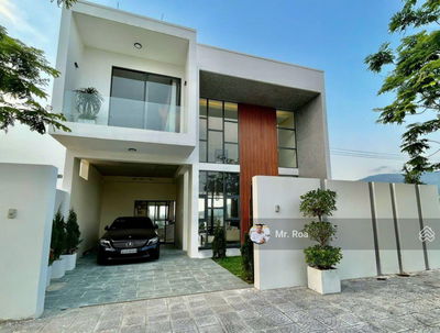 Villa view Biển trực diện- 180m2 chủ gấp bán chỉ bằng giá đất.
