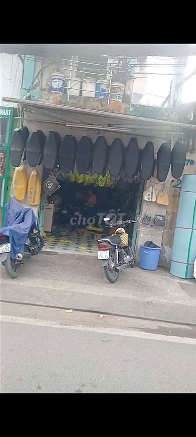 Cần bán nhà mặt tiền Q7