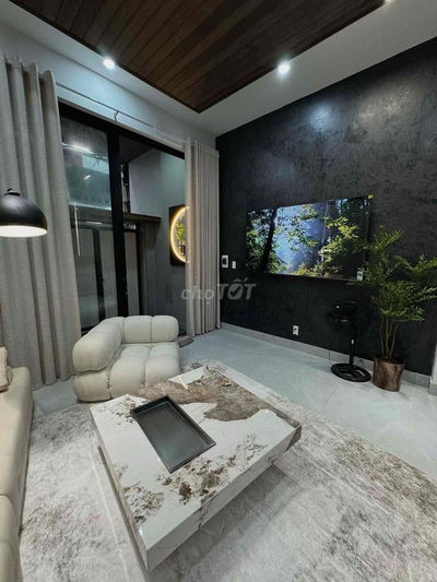 Cần bán nhà trung tâm