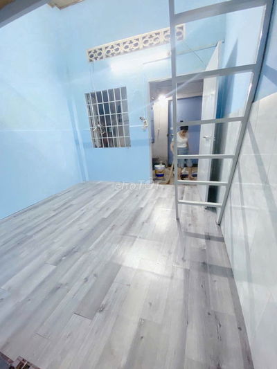 Cho thuê phòng trọ 25m2, gần DH Luật