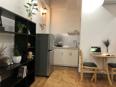 Phòng Cho Thuê Có Nội Thất ( Căn Hộ Dịch Vụ)Quận 1, Đ. Trần Hưng Đạọ.