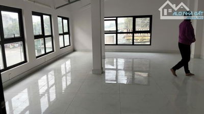 Cho thuê nhà làm Văn phòng - Thạch Bàn - Long Biên - 2 Tầng - 200m2 - 18tr/tháng