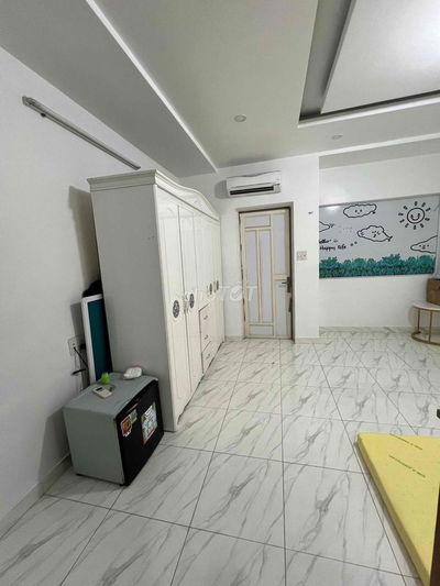 cho nữ thuê phòng