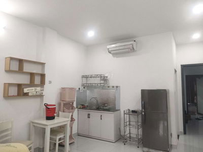 CHO THUÊ PHÒNG TRỌ FULL NỘI THẤT, THANG MÁY, CÓ BAN CÔNG KÉP KÍN