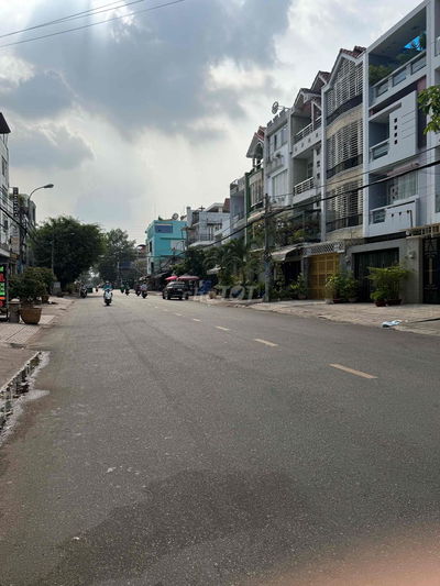 chính chủ bán căn nhà giá tốt khu tên lửa