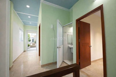 VỊ TRÍ HIẾM - 3 TẦNG Ô TÔ THÔNG TỨ HƯỚNG - CÔNG NĂNG ĐẦY ĐỦ - Ở NGAY