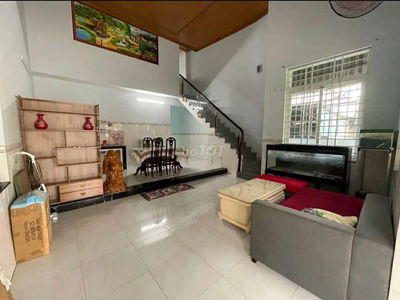 Cho thuê nhà có sẵn ít nội thất