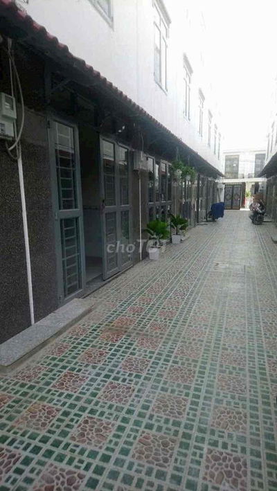 bán căn nhà 1 trệt 2 lầu hẻm xe hơi