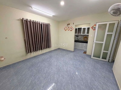 Phòng trọ mặt tiền gần chợ Phạm Văn Bạch