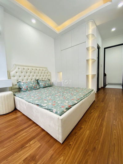 Nhà 25m2 Đội Cấn, 3 ngủ, full nội thất. 5.98 tỷ, sổ đẹp.