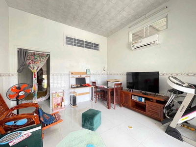 Nhà cấp 4 mặt tiền Nguyễn Thái Bình