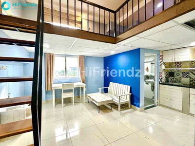 Duplex gác cao đầy đủ nội thất cửa sổ thoáng ngay trung tâm Lotte Q7