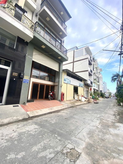 Bán nhà cạnh Big C Trường Chinh 68 m2 3 PN 6 tỷ đường 8 m hẻm kinh doanh