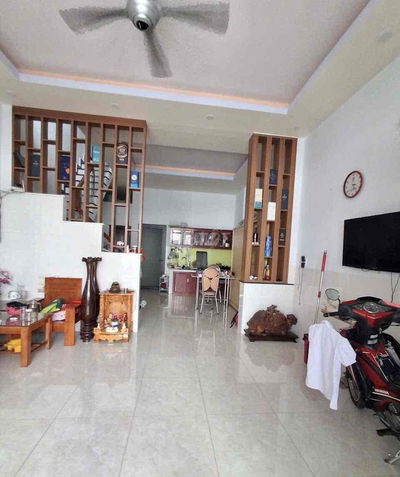 bán nhà đường thông,gần chợ dĩ an phường  dĩ an