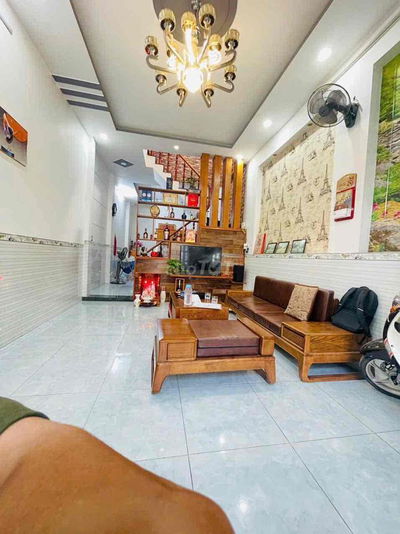 chủ bán nhà trệt lầu cách siêu thị bigc tầm 600 m