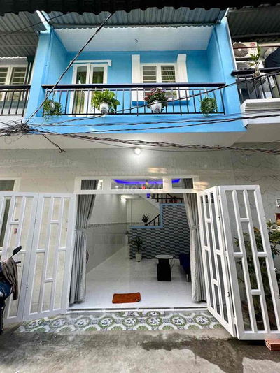 Nhà Lầu Chính Chủ Cần Bán Giá 755Tr Giáp Hóc Môn