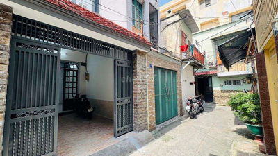 Chính chủ bán nhà đẹp 3 tầng BTCT , 3PN sát Q1