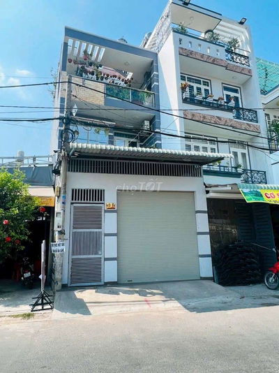 Nhà mặt tiền tuyệt đẹp