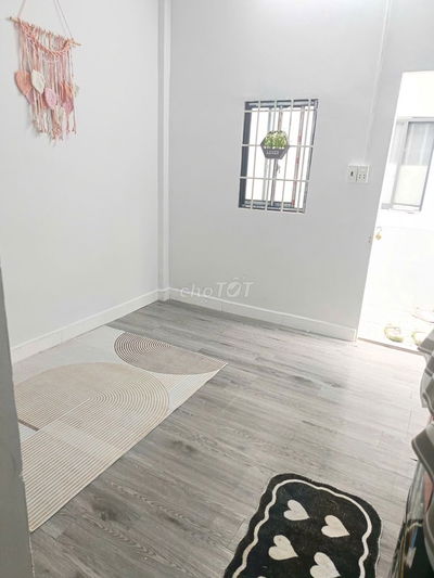 Phòng trọ cho thuê thoáng mát sạch sẽ gần cv Làng Hoa giá rẻ