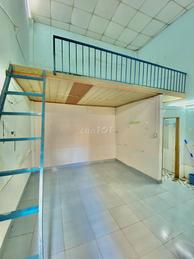 Cho thuê phòng DT: 30m2 đường xe hơi, khu Trần Não, p. An Khánh