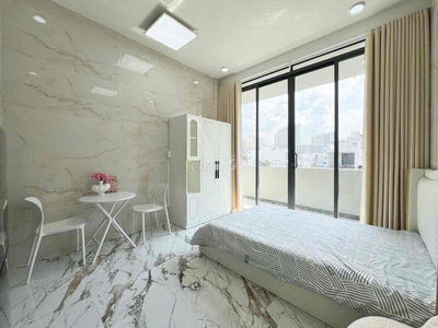 CĂN HỘ STUDIO FULL NỘI THẤT, BALCONY, NGAY HỒNG BÀNG, UEF, Quận 1